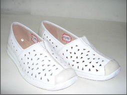 溫州富龍鞋業(yè) 匠心獨運，步履不停——鞋業(yè)展覽引領(lǐng)行業(yè)新風尚