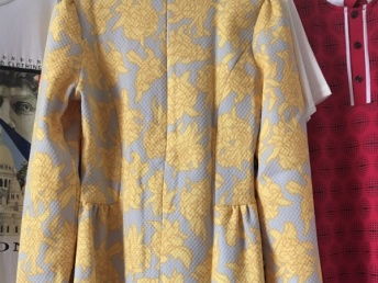 武漢尾貨服裝批發市場 庫存清倉，低價批發童裝及男女裝