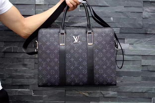 廣州二手服裝鞋帽箱包市場 巴寶莉、普拉達、LV等奢侈品牌貨源直供解析